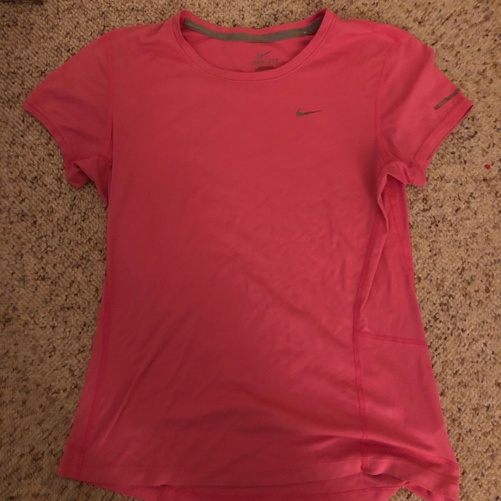 NIKE INFINITE Women’s Dri-Fit Pink Short Sleeve